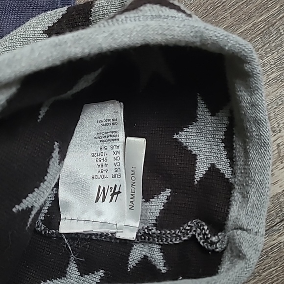 H&M Star Patterned Beanies - Gray and Navy knit hat - Picture 2 of 3